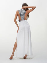 Langes Kleid mit Zebramuster und einzigartigem Design